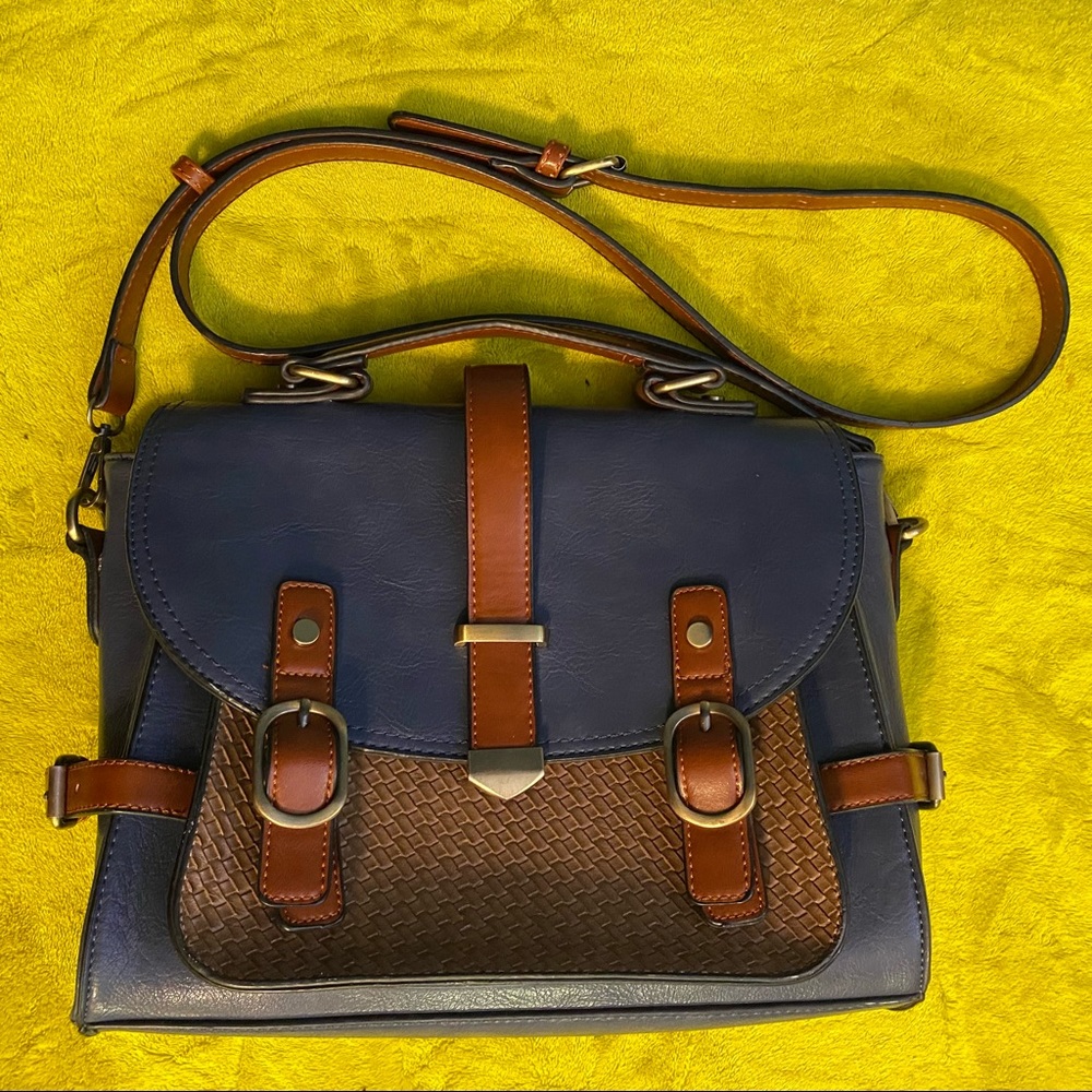 Crossbody purse